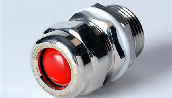 防水接頭和防水接線(xiàn)盒需要如何配合？幾步就學(xué)會(huì)！ 圖1